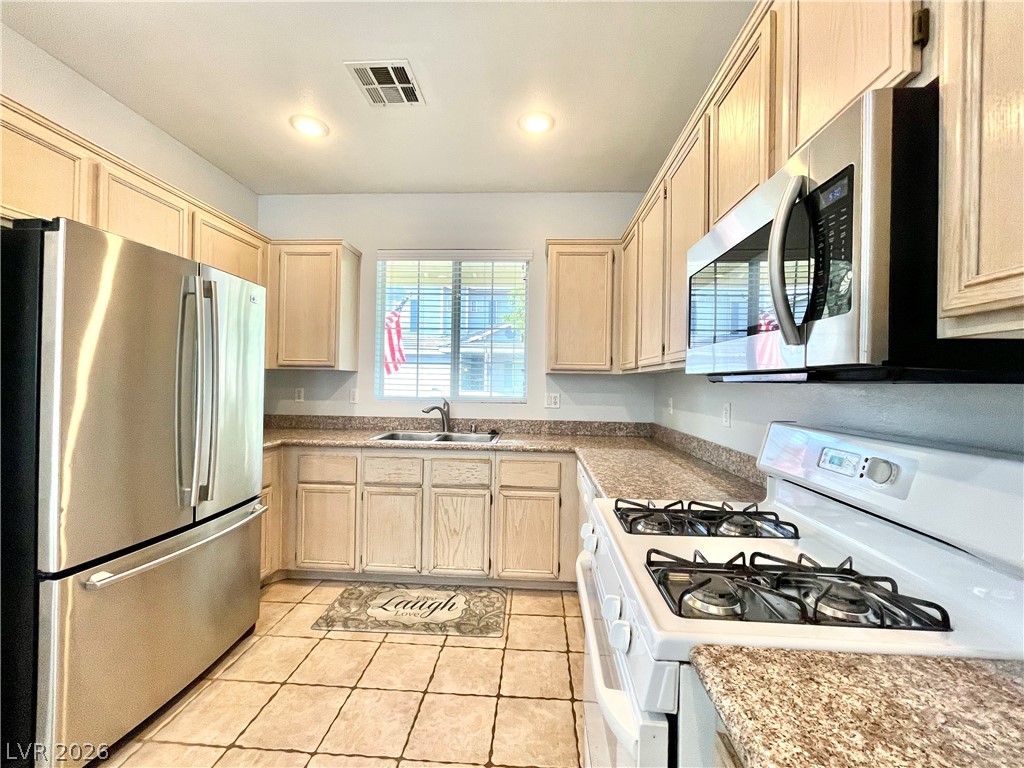 Photo 5 of 10418 Cherry Brook Street
