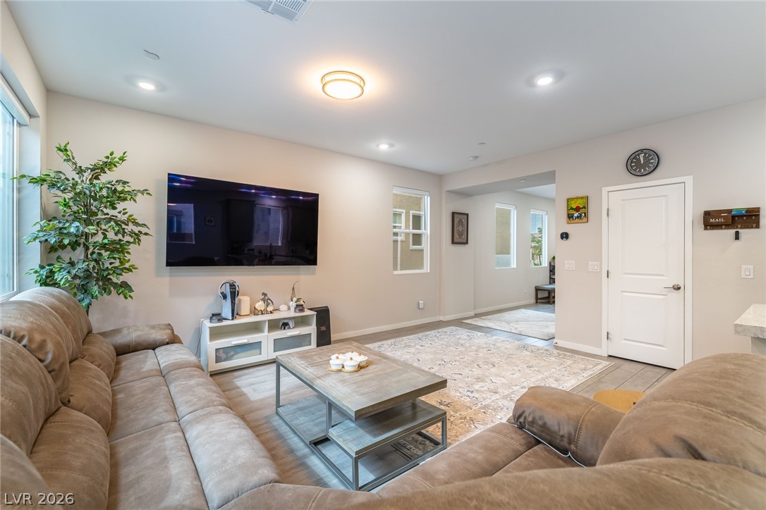 Photo 4 of 10661 Enridge Avenue