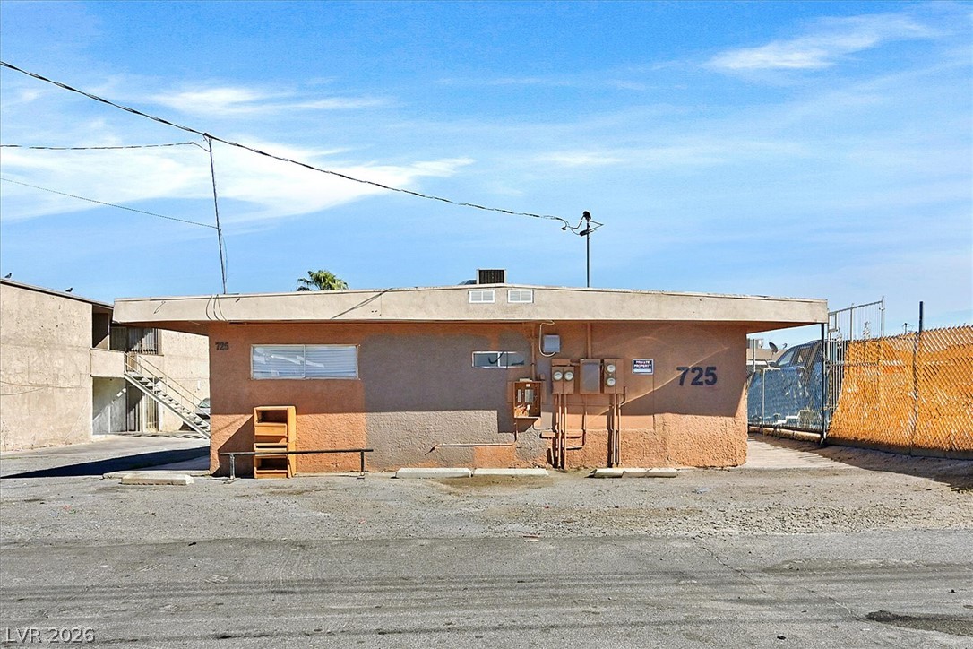 Photo 4 of 725 N 11th Street
