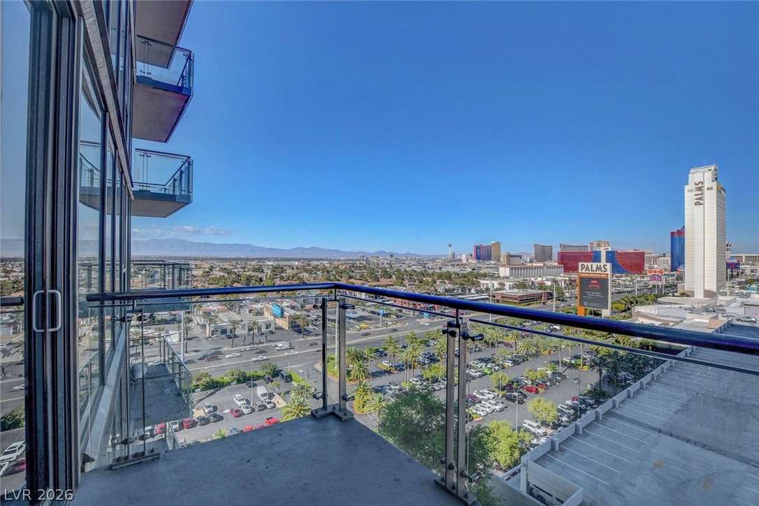 Photo 18 of 27, 4381 W Flamingo Road #1206