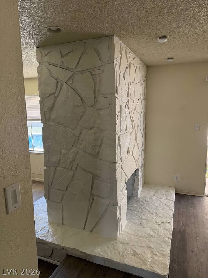 Photo 2 of 212 Bradshaw Way
