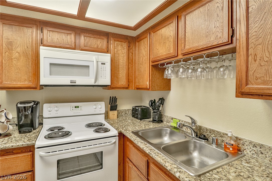 Photo 21 of 40, 7952 Calico Vista Boulevard #101