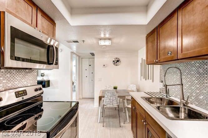 Photo 21 of 35, 4200 S Valley View Boulevard #3051