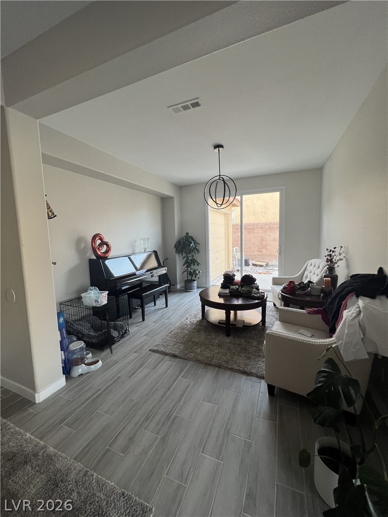 Photo 4 of 6616 Black Oaks Street