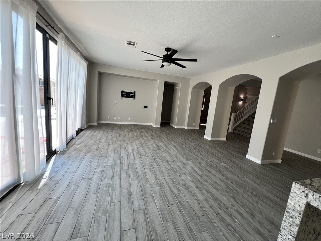 Photo 9 of 37, 6616 Black Oaks Street