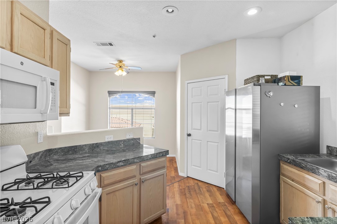 Photo 8 of 49, 6480 Annie Oakley Drive #721
