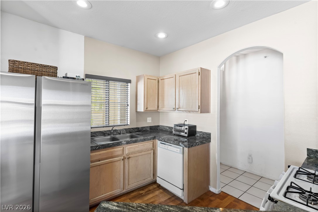 Photo 11 of 49, 6480 Annie Oakley Drive #721