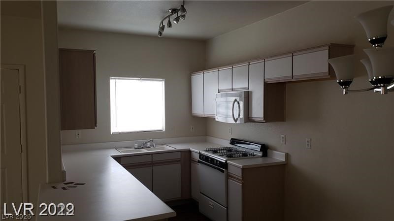 Photo 11 of 42, 5750 E Hacienda Avenue #202