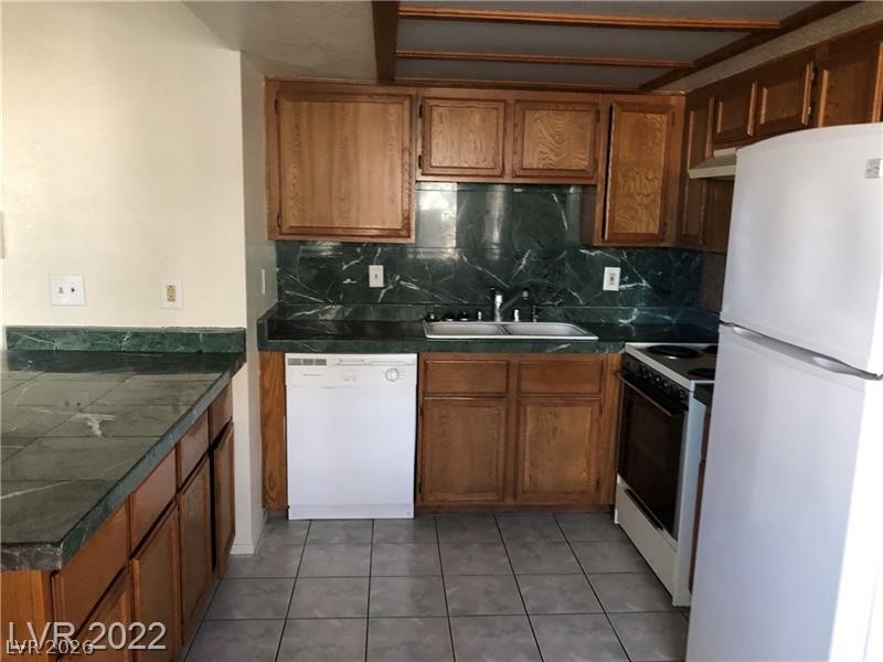 Photo 13 of 30, 1105 SULPHUR SPRINGS Lane #102