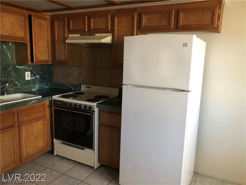 Photo 15 of 30, 1105 SULPHUR SPRINGS Lane #102