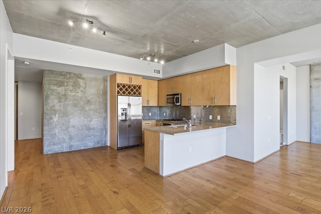 Photo 4 of 353 E Bonneville Avenue #295
