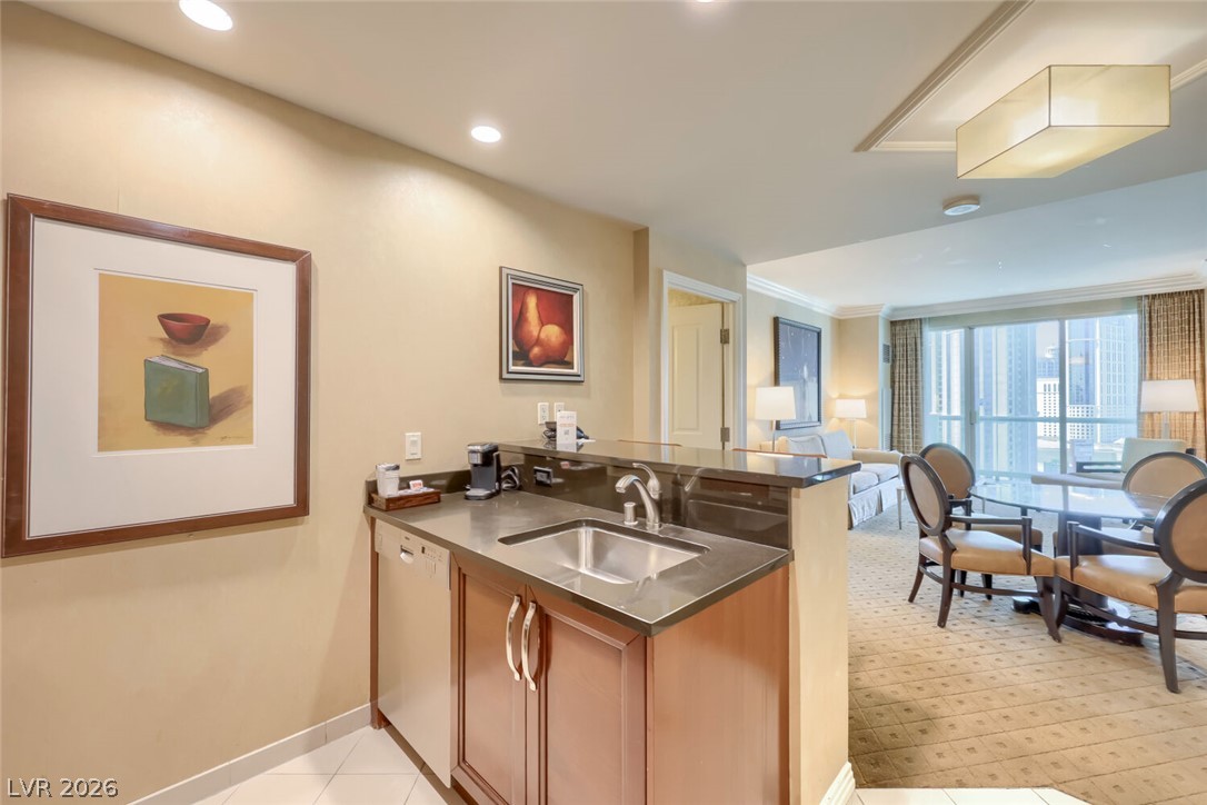 Photo 8 of 29, 145 E Harmon Avenue #1601