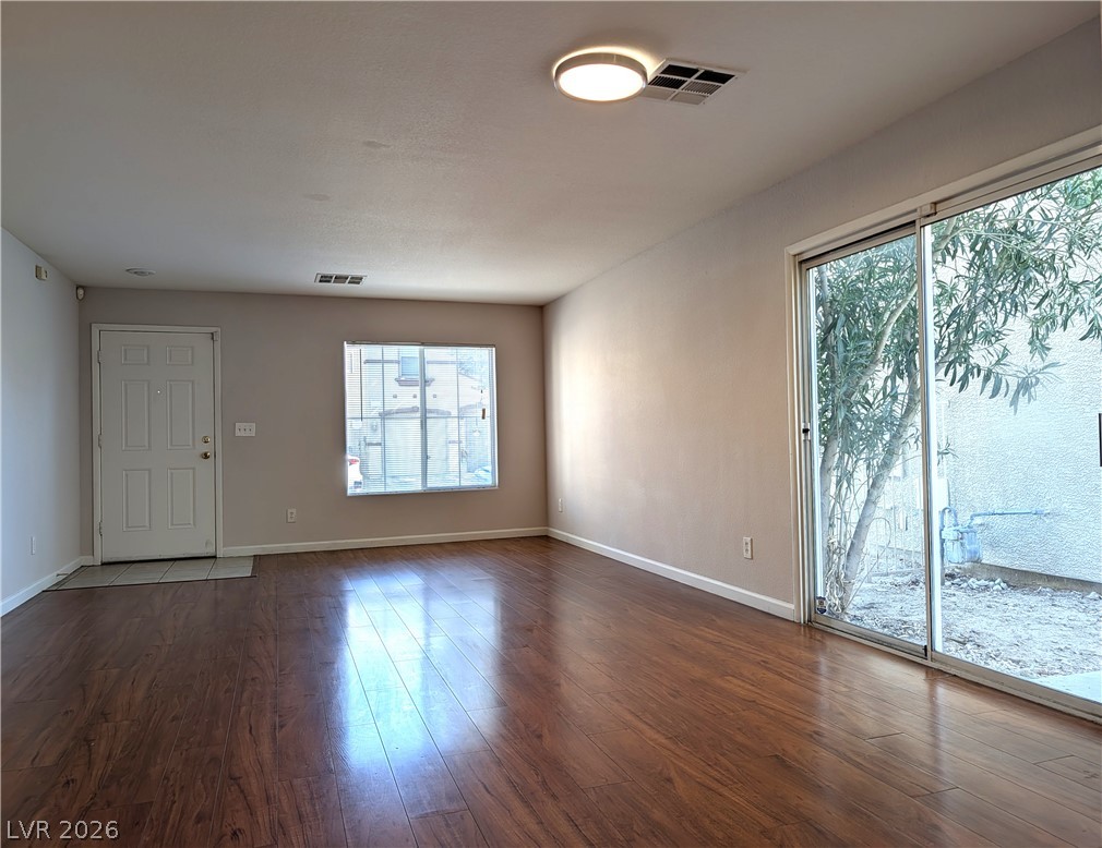 Photo 4 of 1219 Black Cherry Street