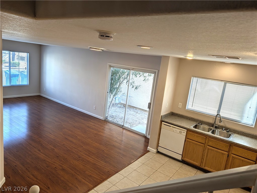 Photo 10 of 30, 1219 Black Cherry Street