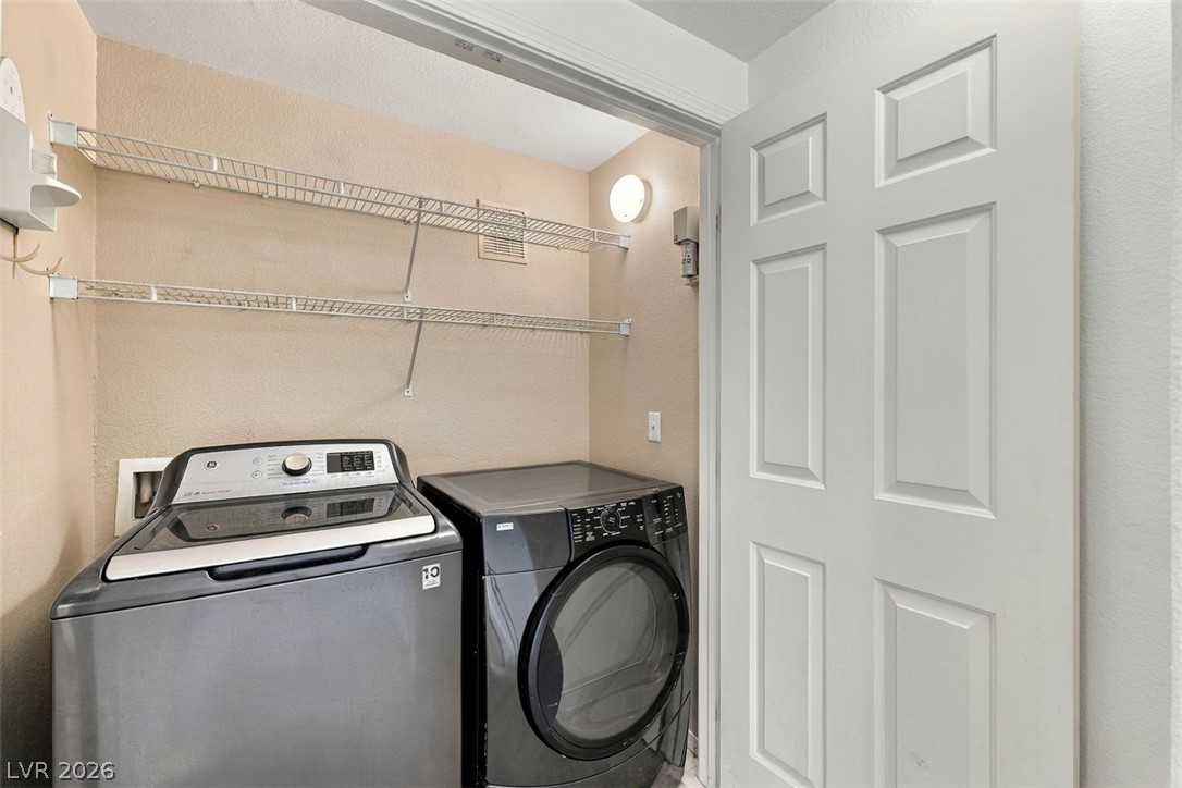 Photo 8 of 30, 1830 N Buffalo Drive #2108