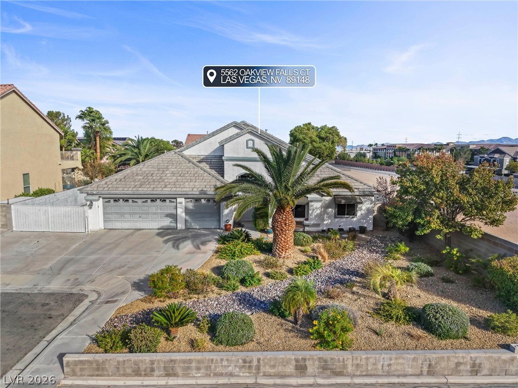 5562 Oakview Falls Court, Las Vegas