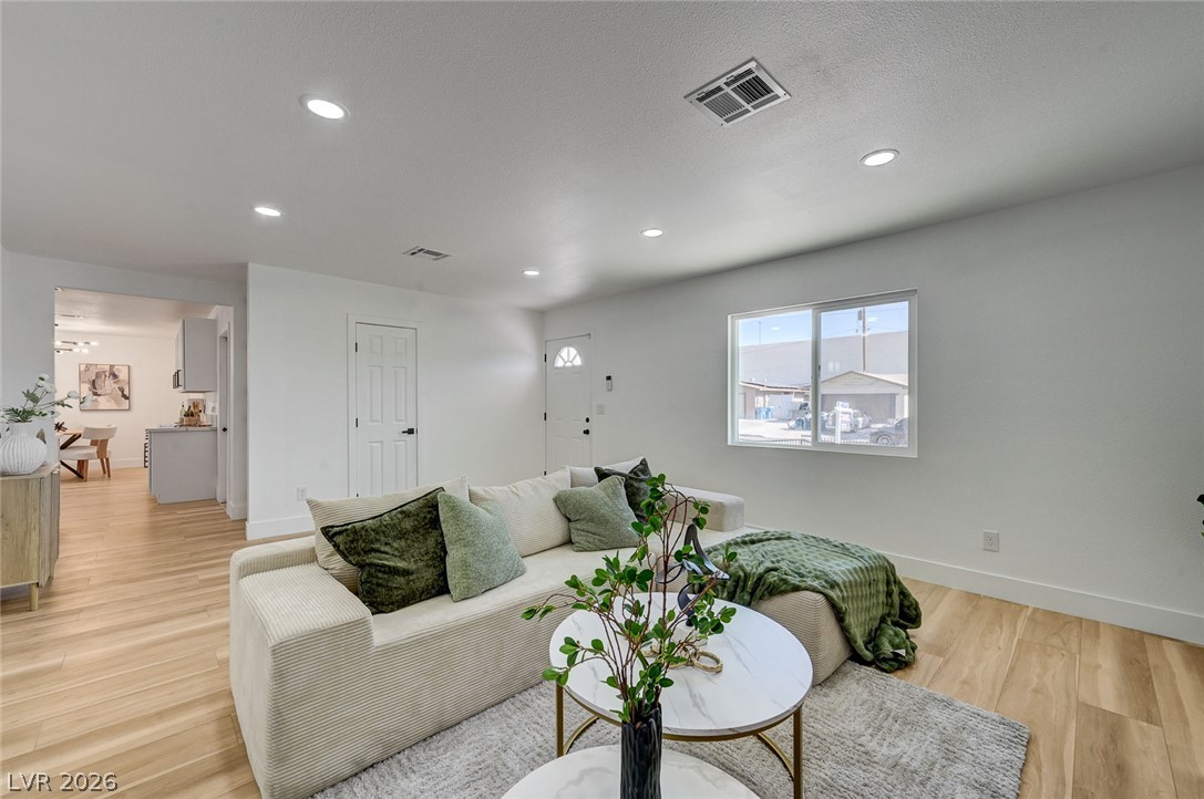 Photo 9 of 24, 209 Ramsey Street
