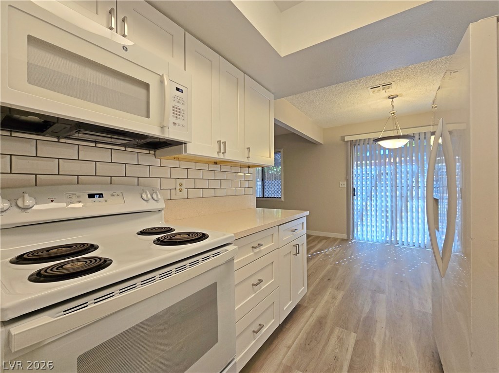 Photo 16 of 36, 1025 Willow Tree Drive #A