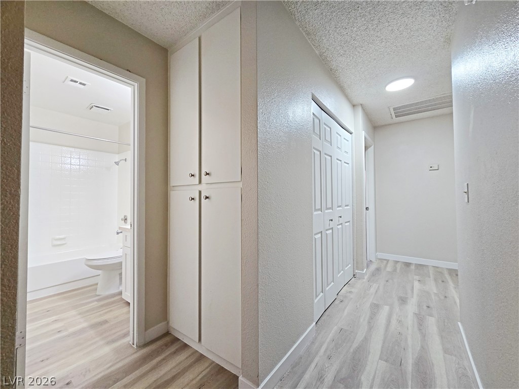 Photo 18 of 36, 1025 Willow Tree Drive #A