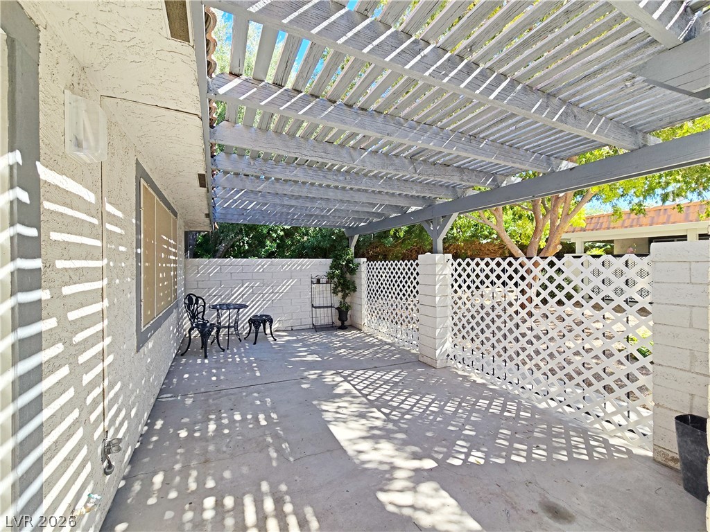 Photo 31 of 36, 1025 Willow Tree Drive #A