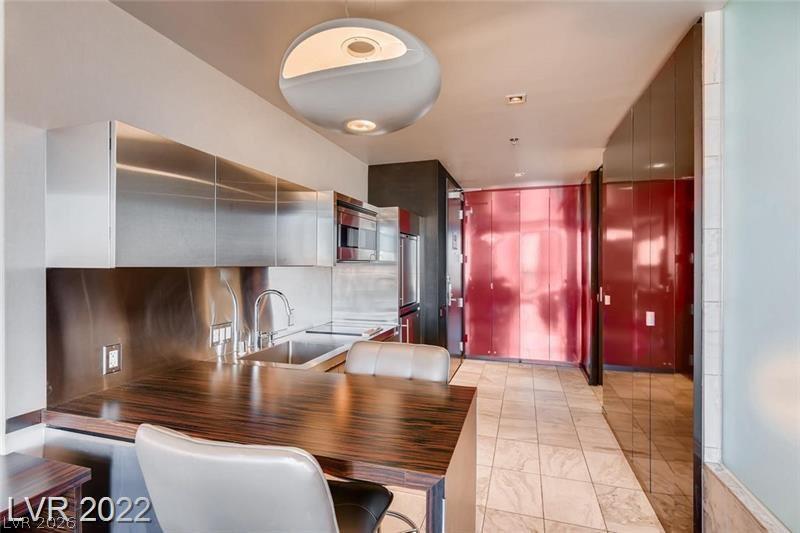 Photo 8 of 17, 4381 W Flamingo Road #53310