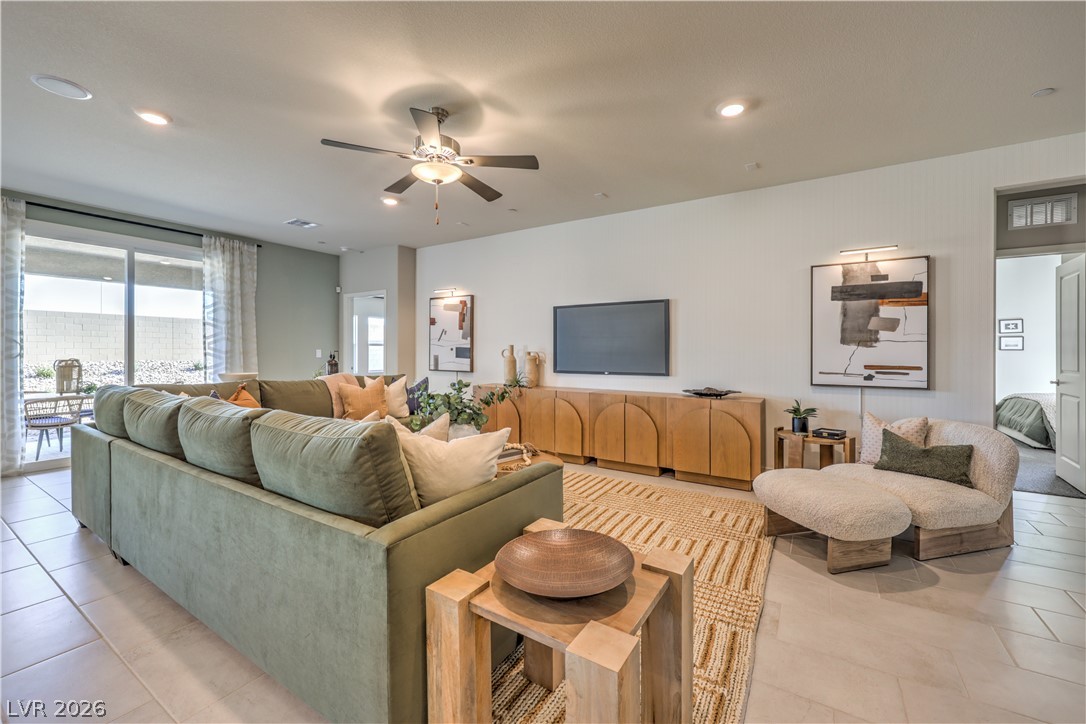 Photo 4 of 1032 Gentle Swan Street