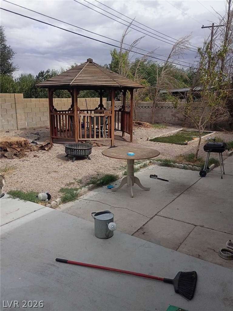 Photo 2 of 5408 Holmby Avenue