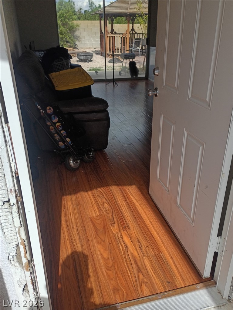 Photo 3 of 5408 Holmby Avenue