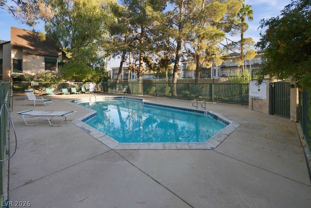 Photo 15 of 19, 510 Elm Drive #202