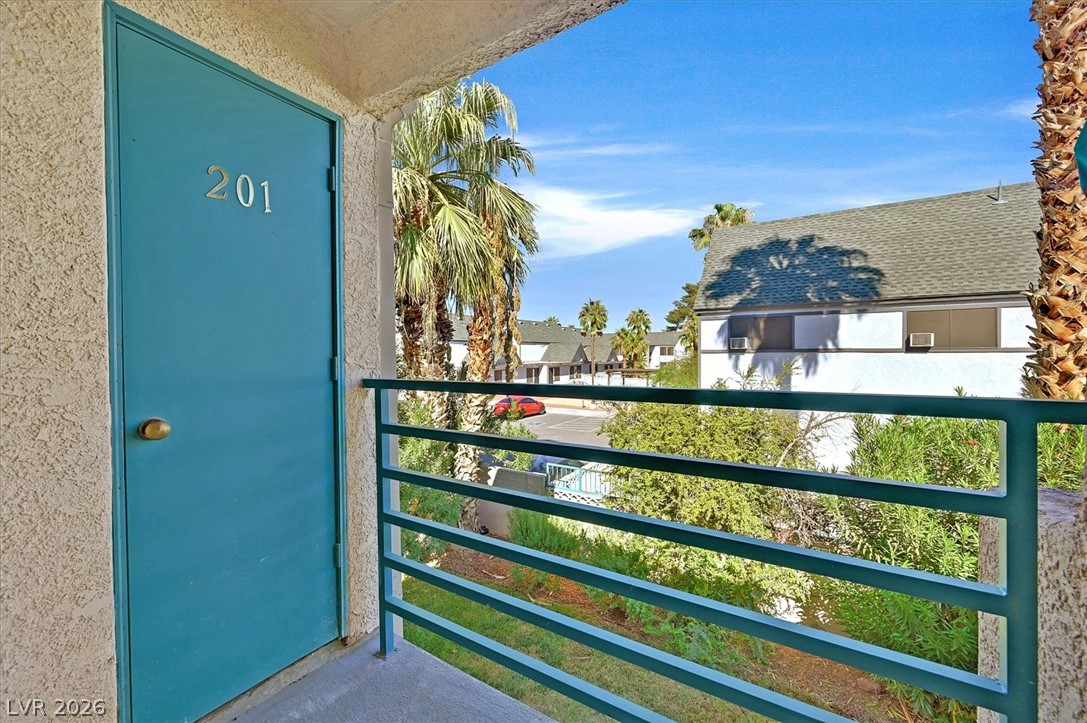 Photo 21 of 25, 2180 Pinetop Lane #201