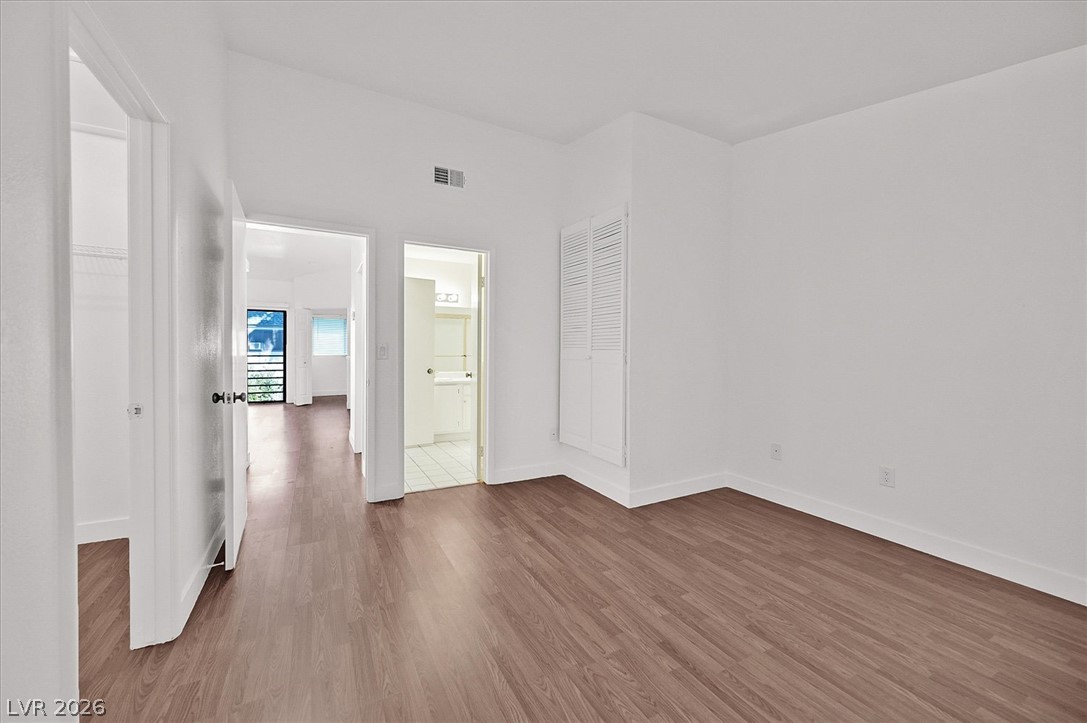 Photo 11 of 25, 2180 Pinetop Lane #201
