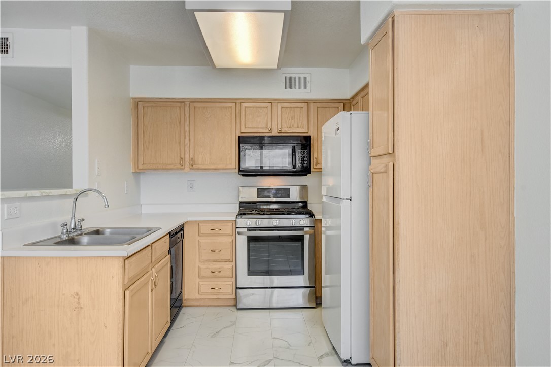 Photo 6 of 23, 3144 Tarpon Drive #201