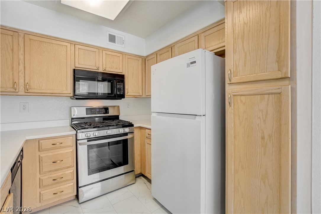 Photo 7 of 23, 3144 Tarpon Drive #201