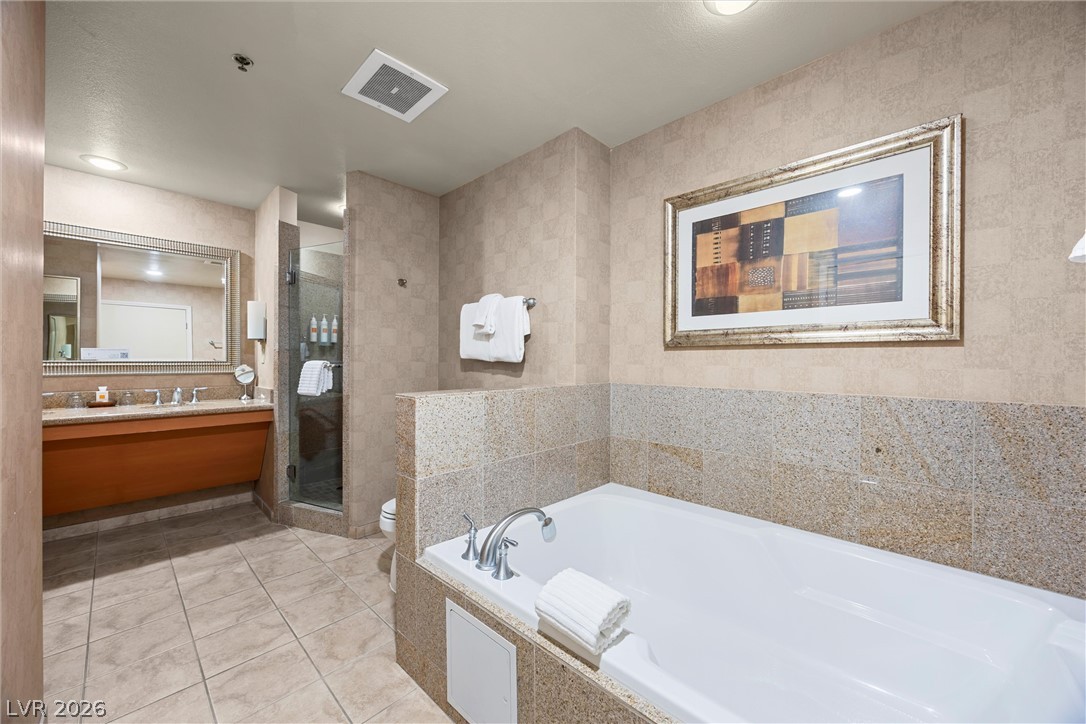 Photo 15 of 30, 211 E Flamingo Road #1115