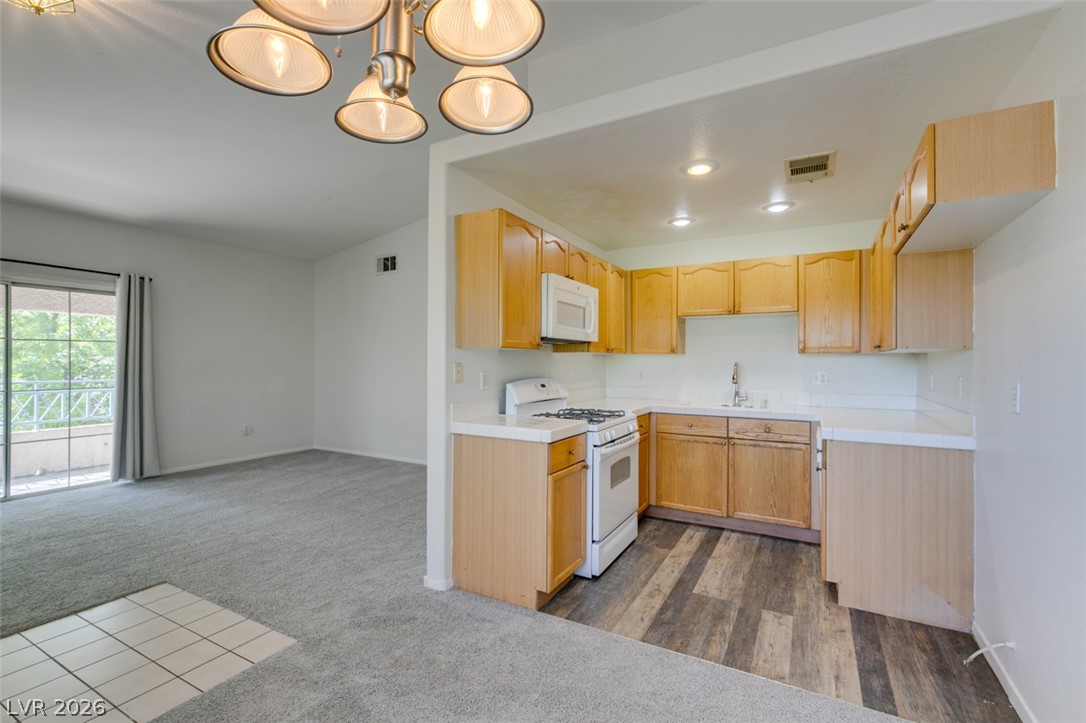 Photo 23 of 41, 352 Pine Haven Street #205