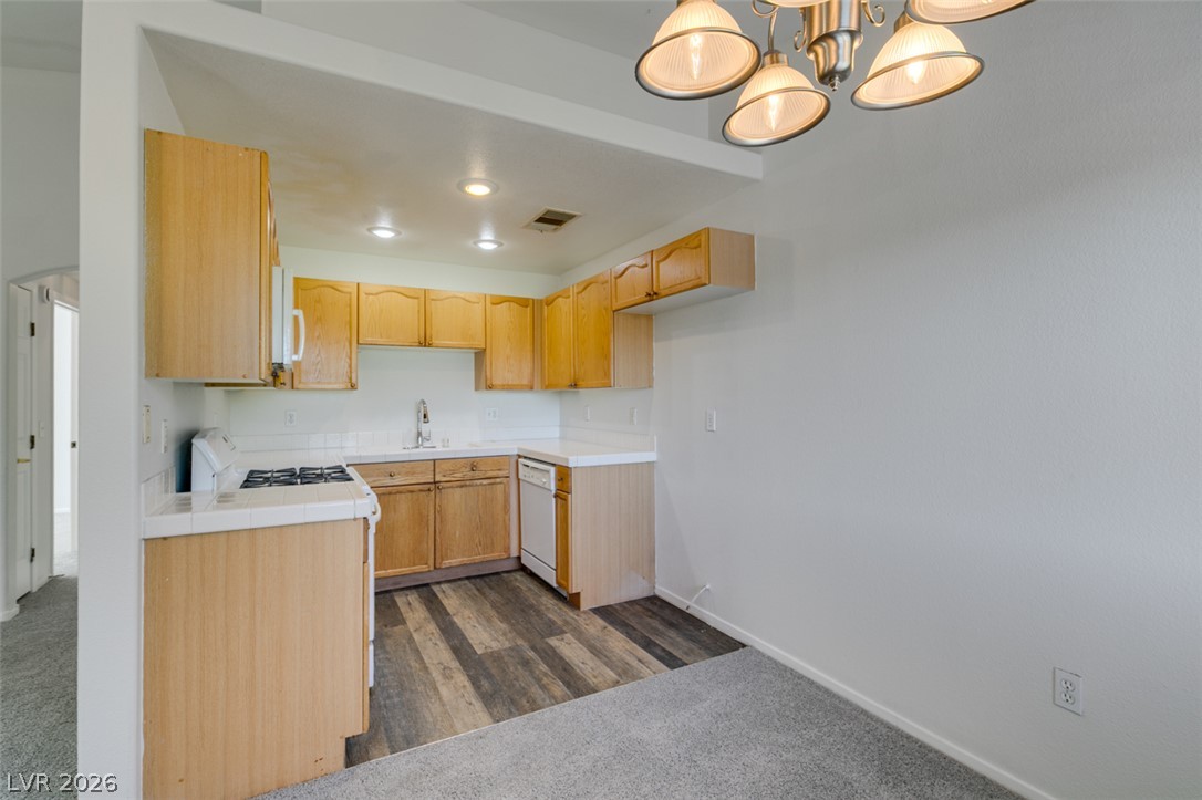 Photo 24 of 41, 352 Pine Haven Street #205