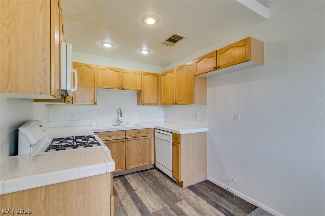 Photo 27 of 41, 352 Pine Haven Street #205