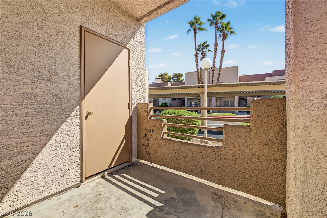Photo 31 of 33, 6863 Tamarus Street #101