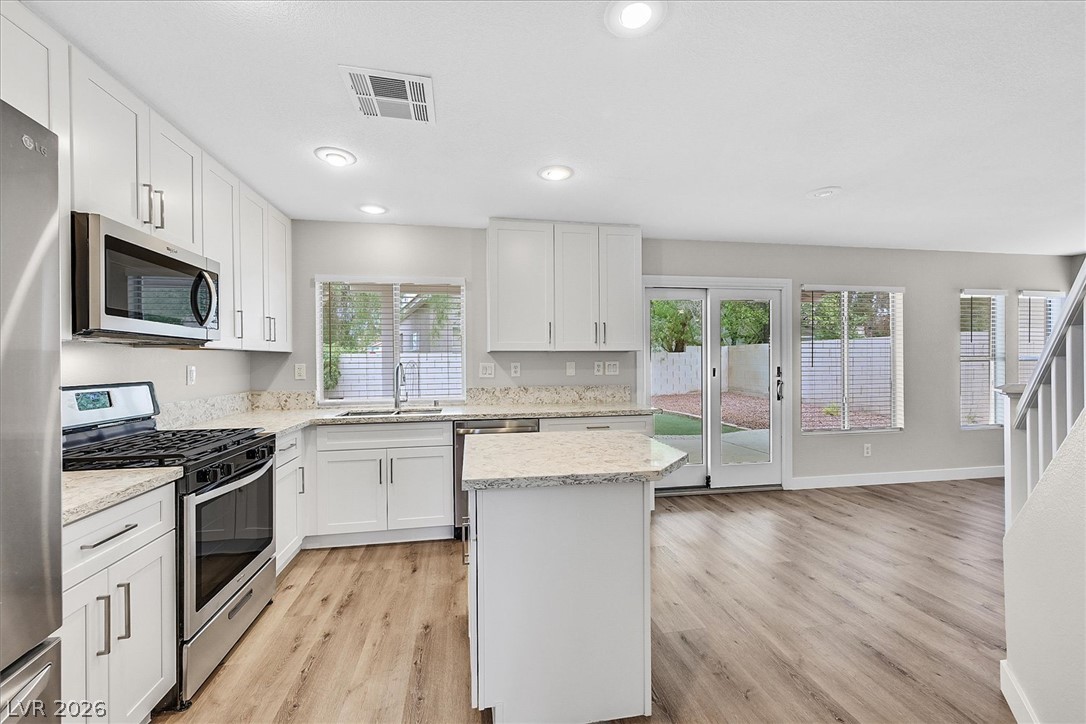 Photo 7 of 28, 61 Tanglewood Drive