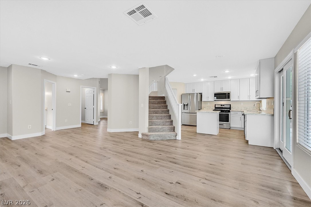 Photo 8 of 28, 61 Tanglewood Drive