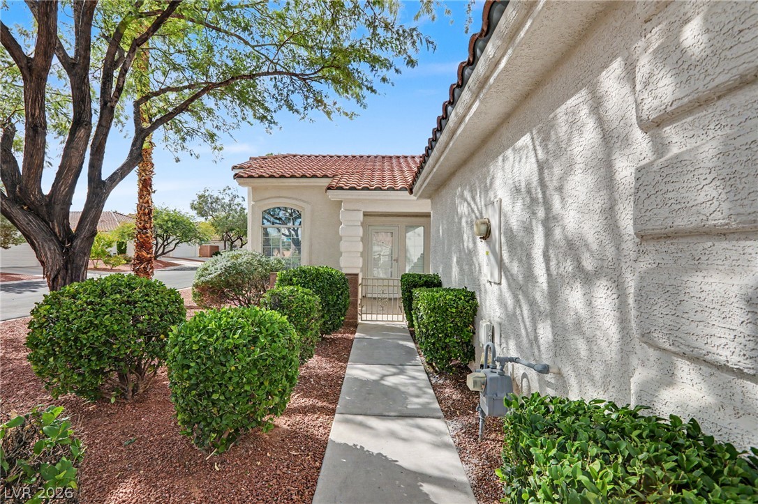Photo 4 of 3773 Point Sublime Street
