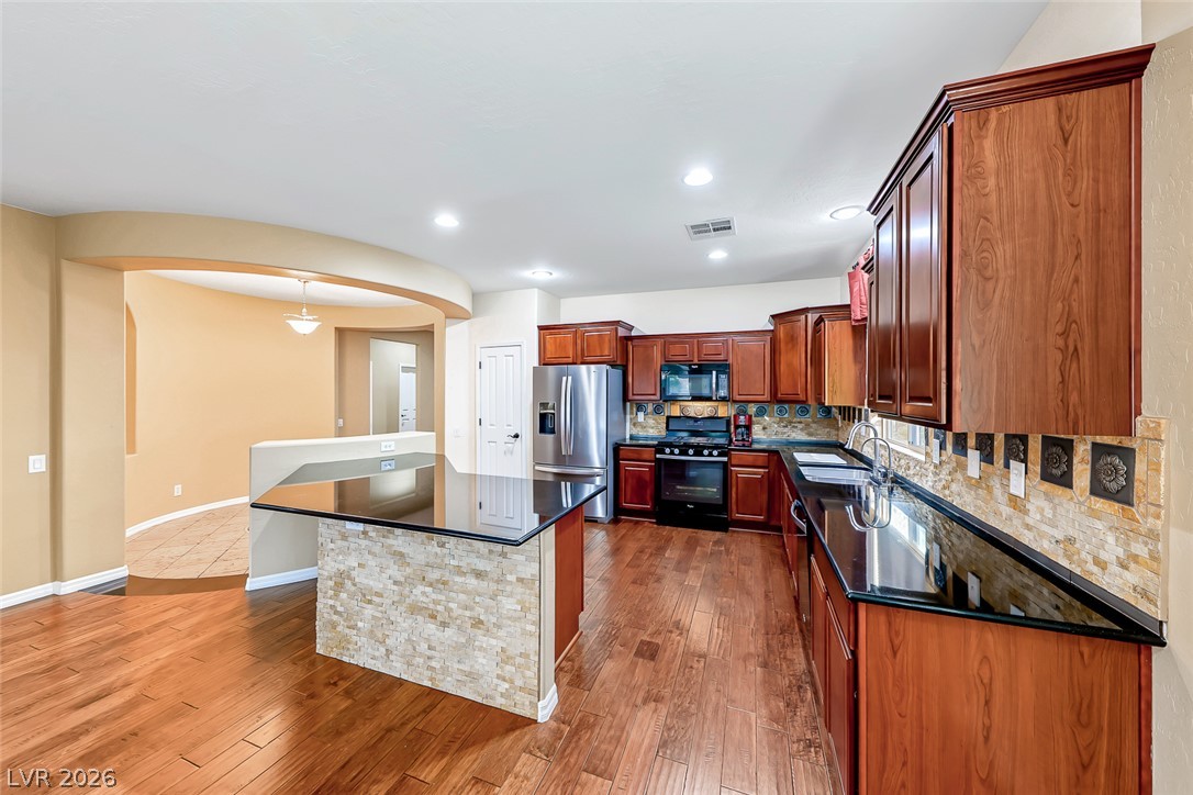 Photo 18 of 40, 2625 Bechamel Place