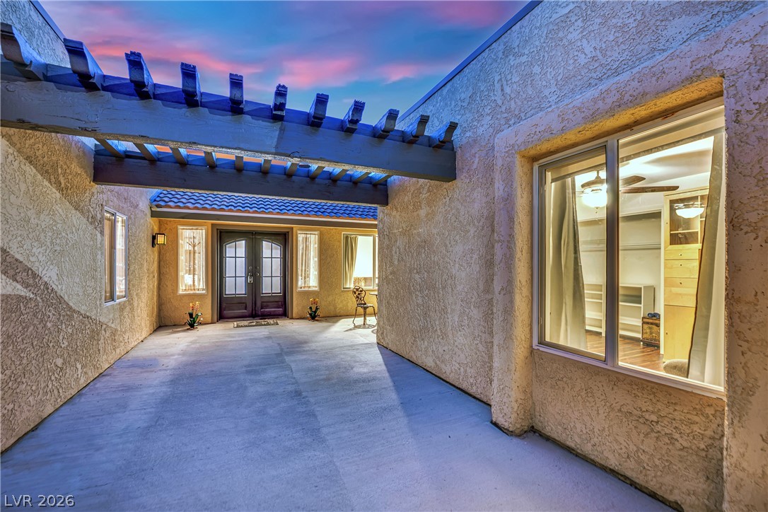 Photo 3 of 1027 Sidehill Way