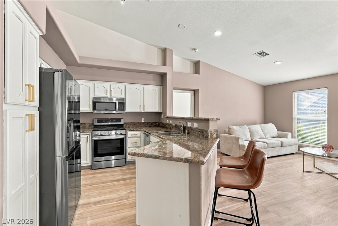 Photo 9 of 43, 8305 Green Clover Avenue