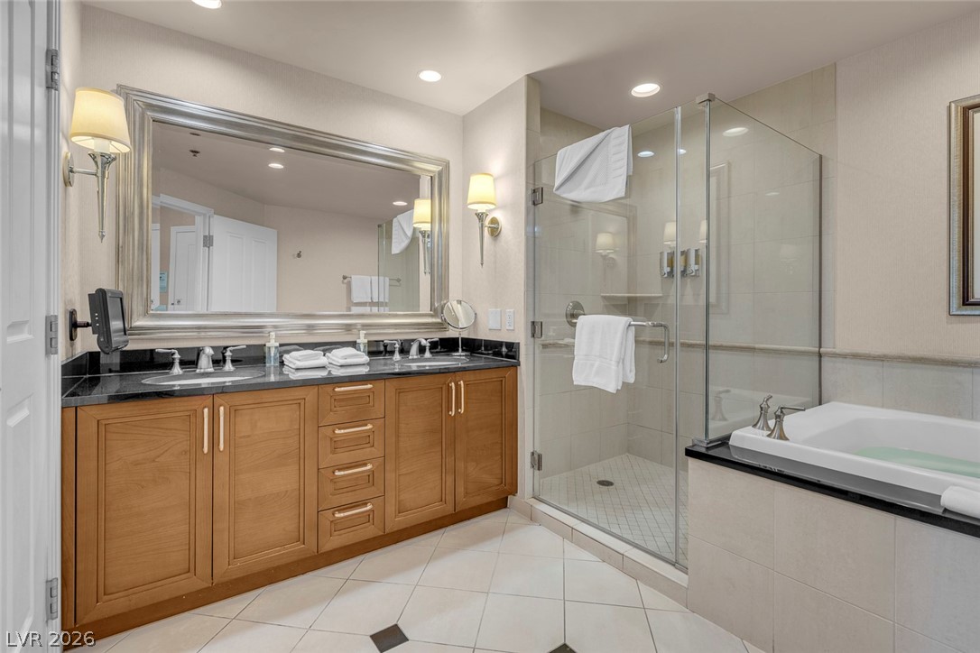 Photo 23 of 45, 135 E Harmon Avenue #3017