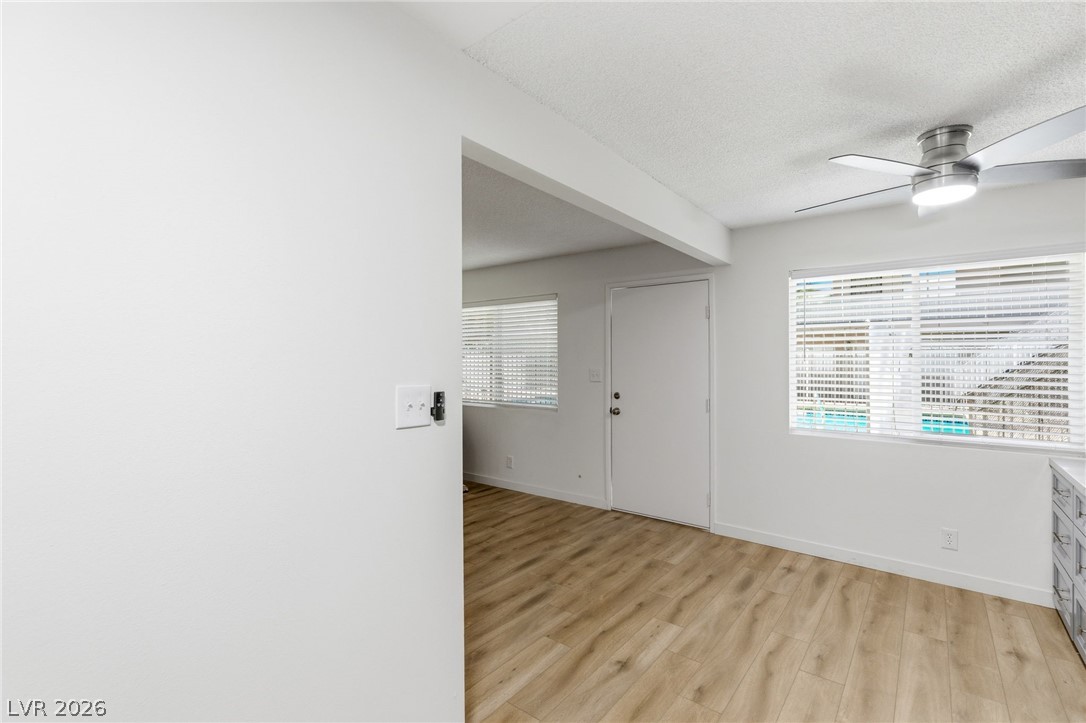 Photo 14 of 29, 208 Orland Street #10