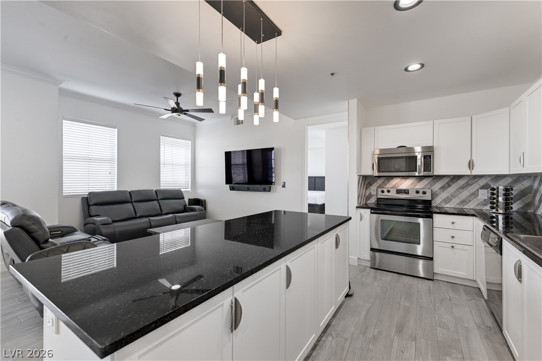 Photo 7 of 20, 2405 W Serene Avenue #717