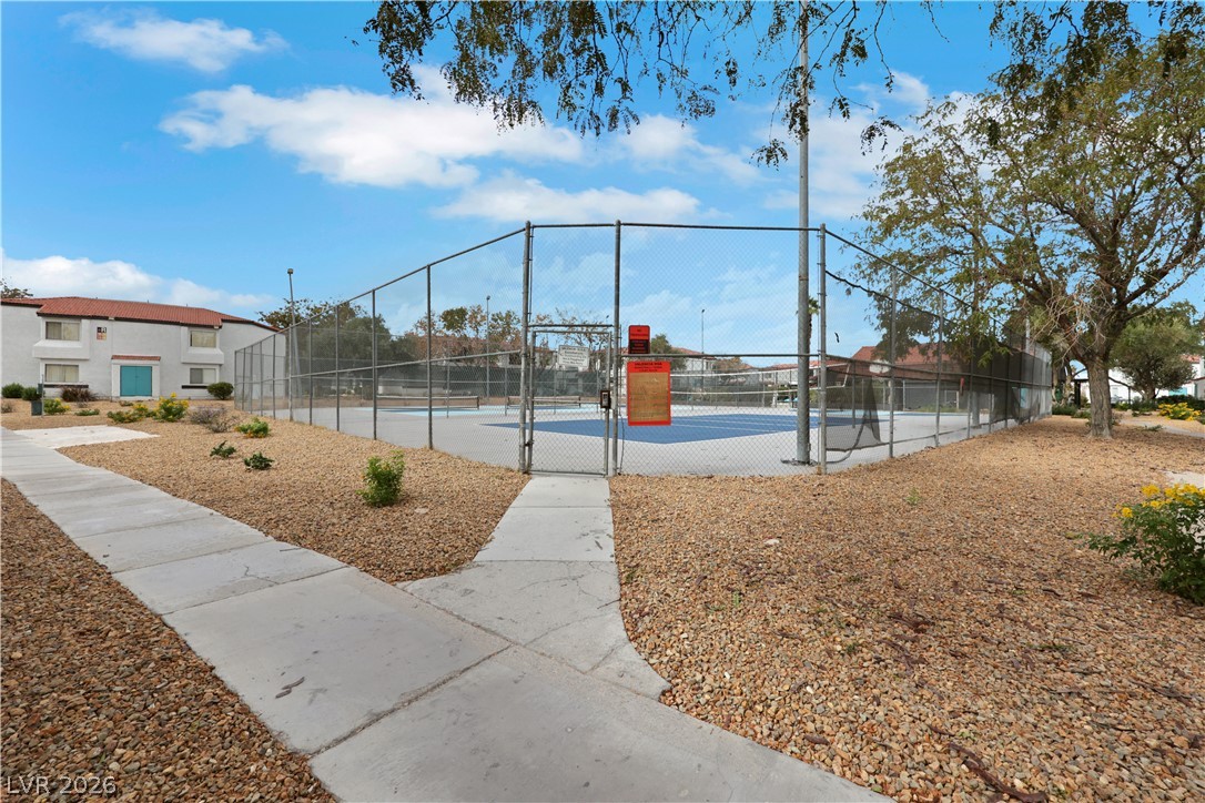 Photo 9 of 30, 1455 E Katie Avenue #L22