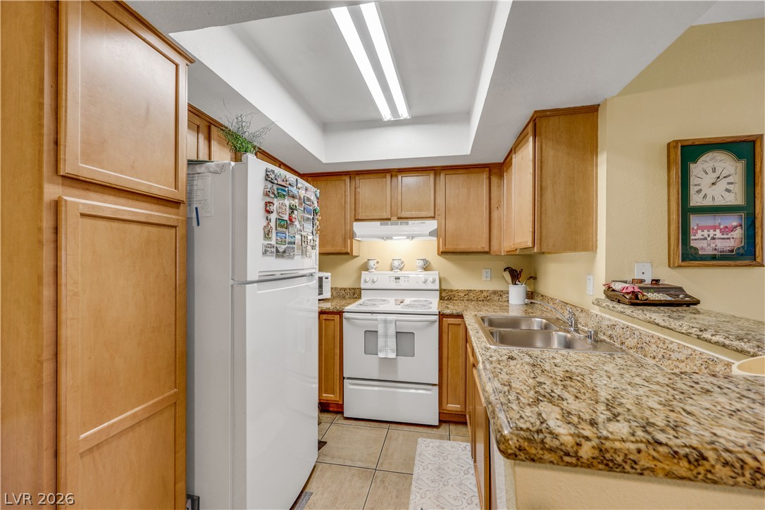 Photo 13 of 30, 1455 E Katie Avenue #L22