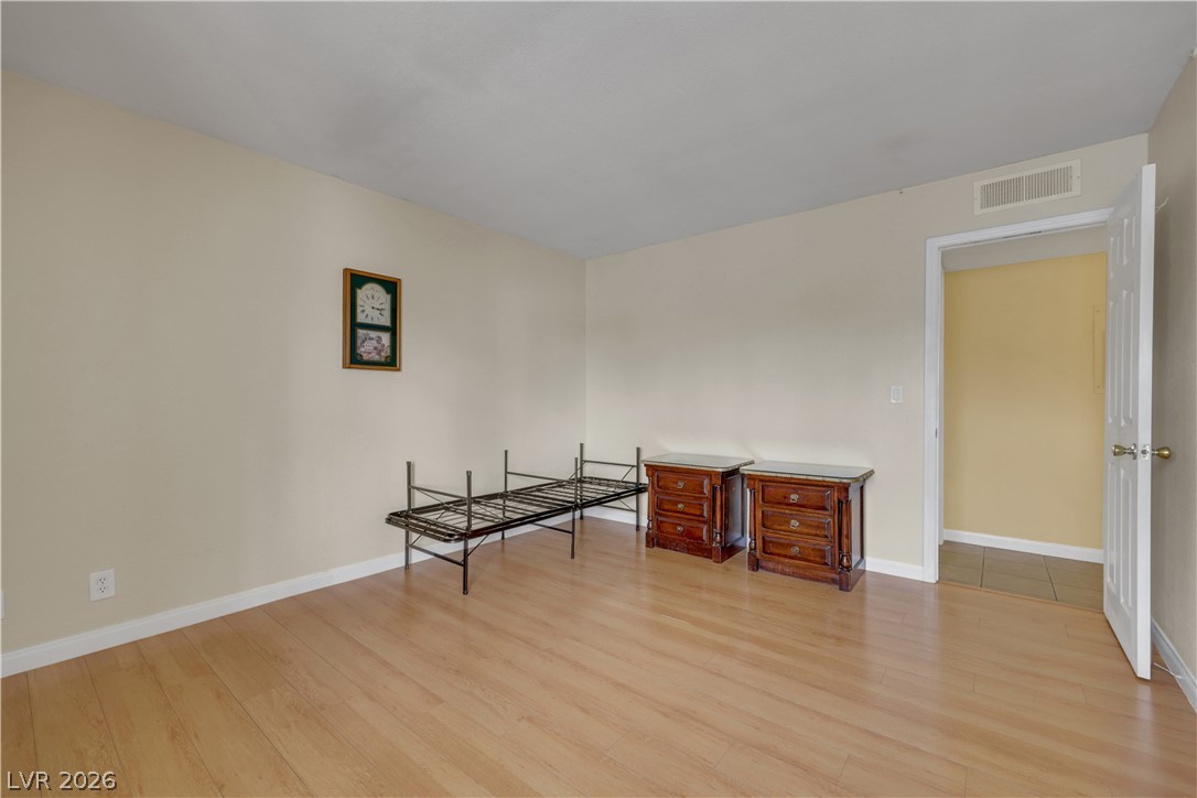 Photo 21 of 30, 1455 E Katie Avenue #L22